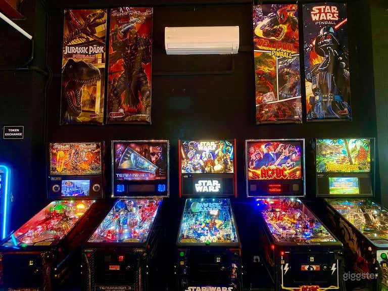  Free-roam | Multiplayer | Virtual Reality Gaming Facility 