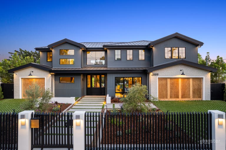  The Luxe Shoot Space - Pure Elegance 