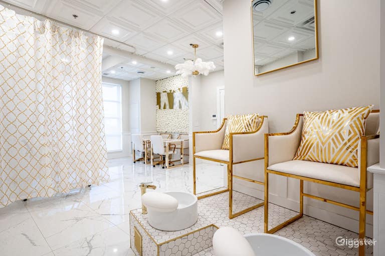  Espacio de Belleza de Lujo Todo Blanco y Dorado 