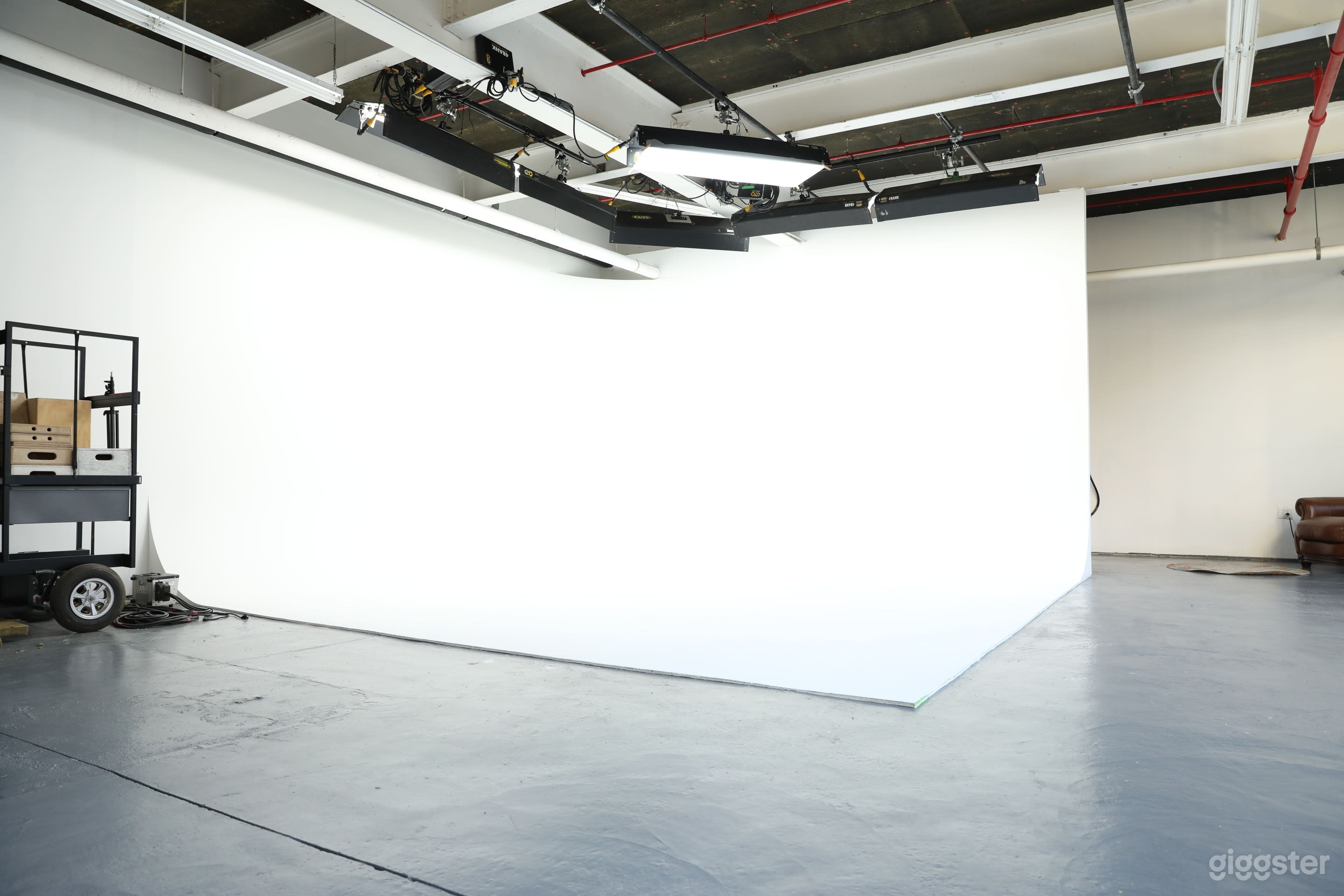 Ground Floor White Cyc Video and Photo Studio Photo 1