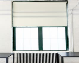  (6&#x27;x10&#x27; Frosted Bottom) with black out curtains 