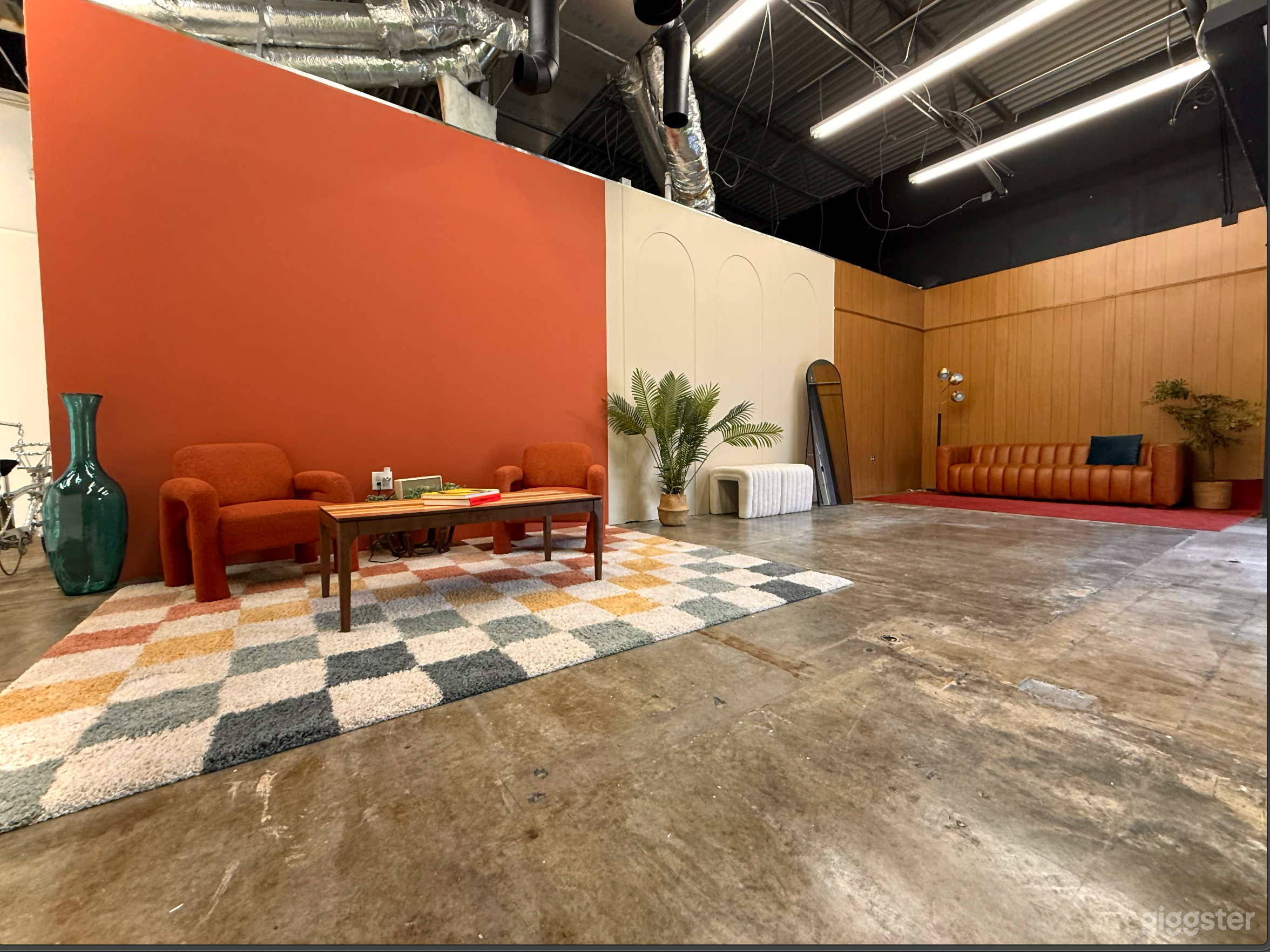 Mid Century Modern Production Studio & CYC wall Photo 2