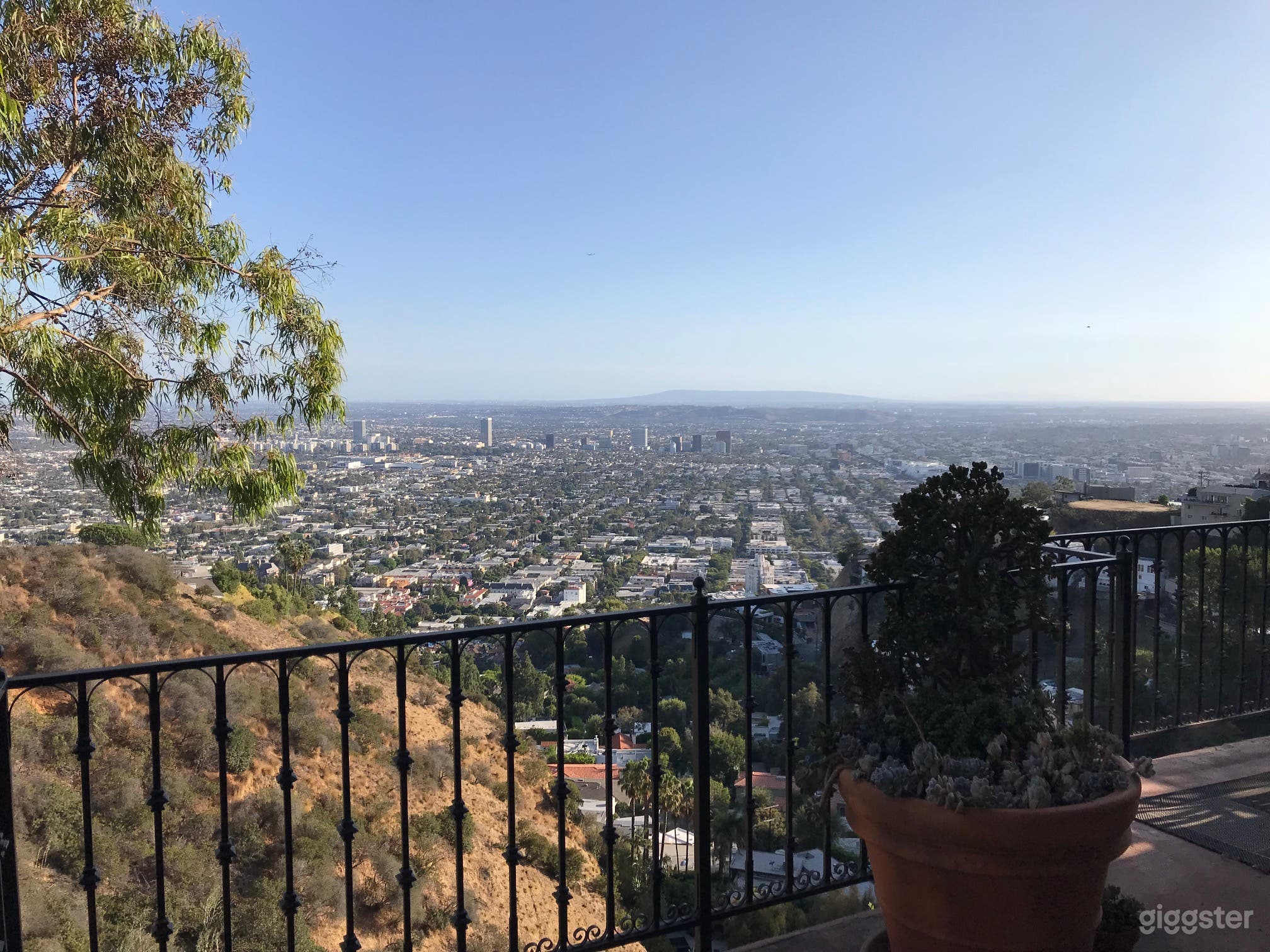 Hollywood Hills Amazing City Views Photo 1