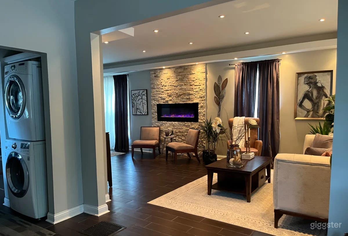 Versatile Living Space at the historical part of Aurora Photo 3