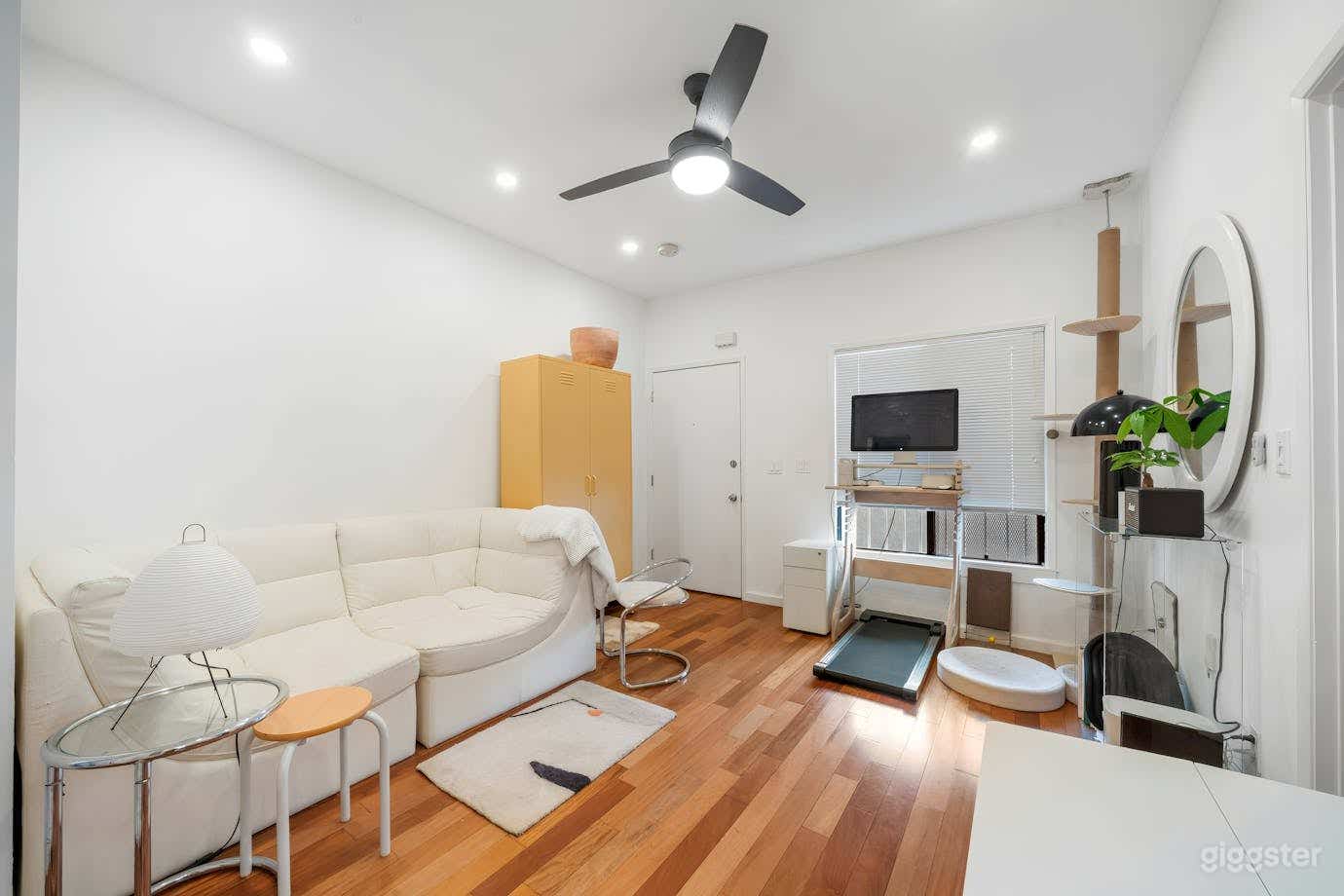 Sunny, Polished Silverlake Bungalow with Wood Photo 1