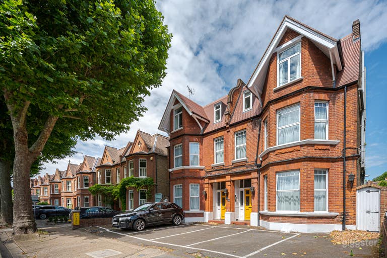  Charming Boutique Hotel 