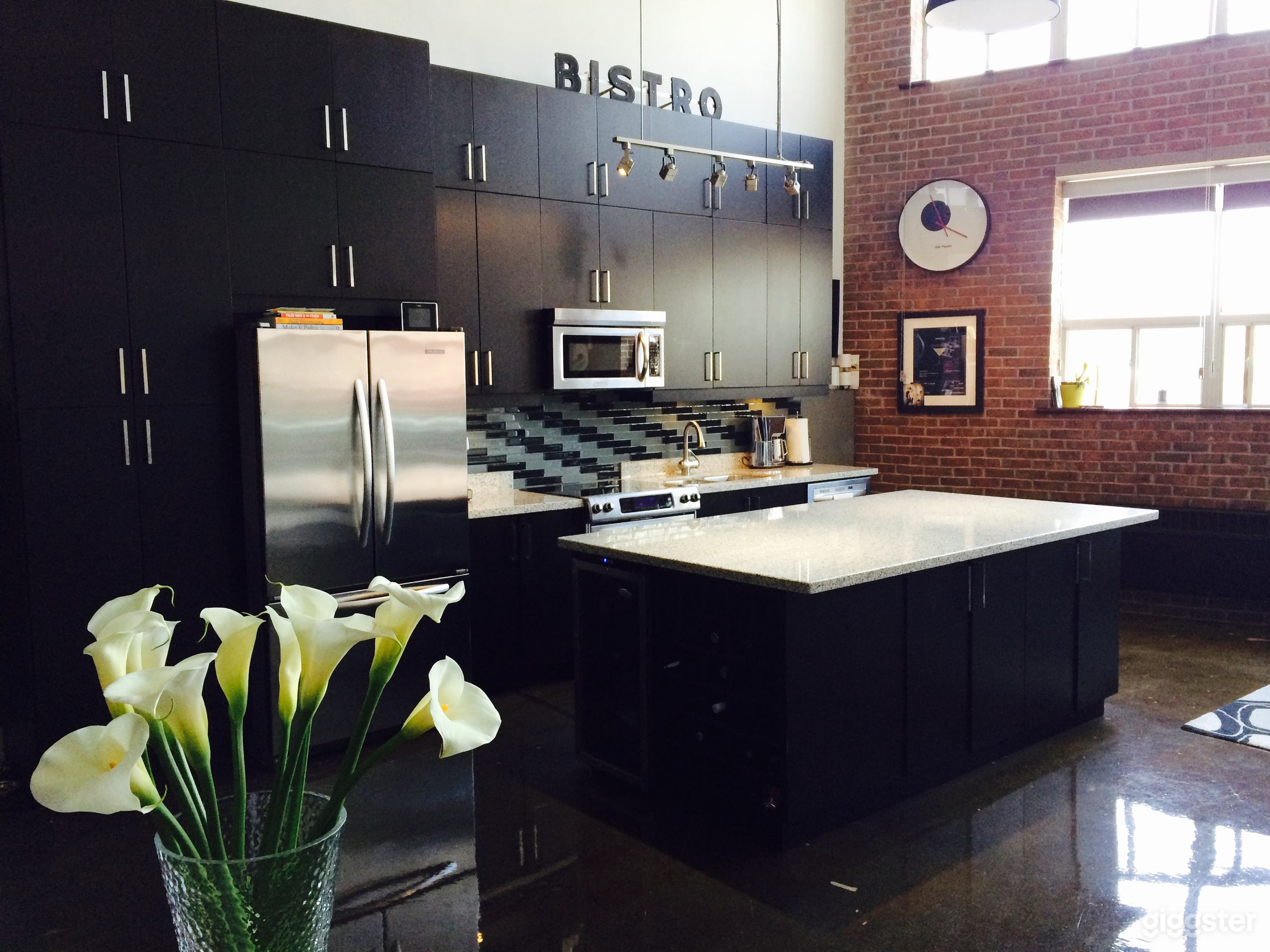 Penthouse Creative Loft Photo 1