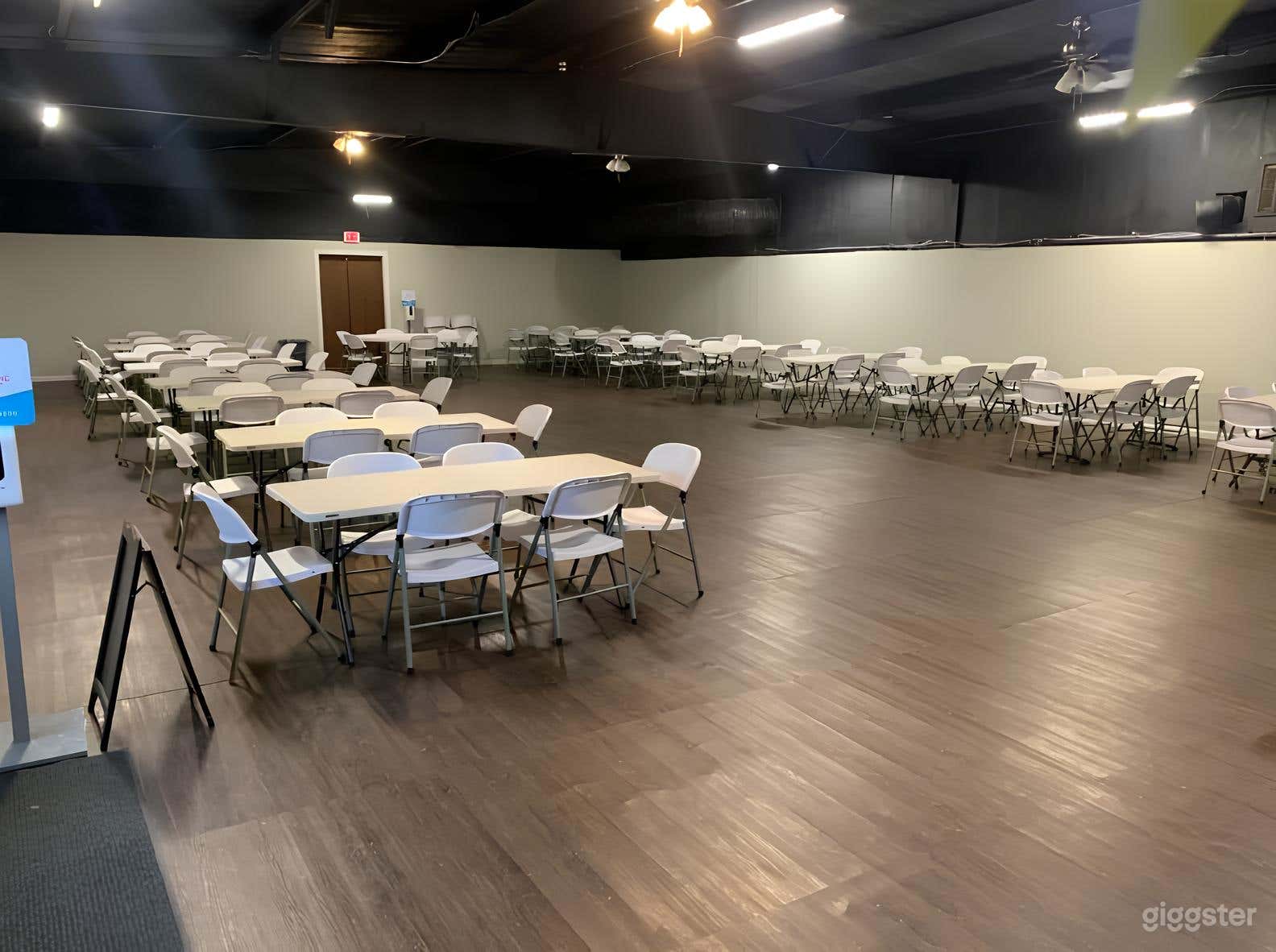 Multifunctional Event Center (Whole Venue) Photo 4