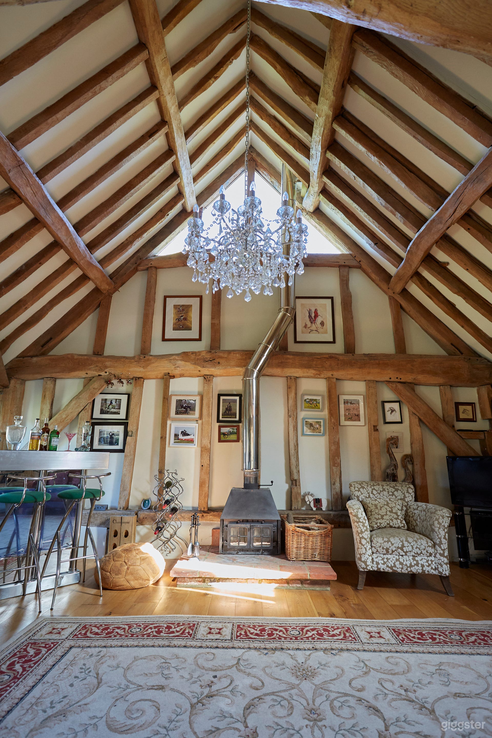 Stunning Beamed Farmhouse and Meadows Photo 3