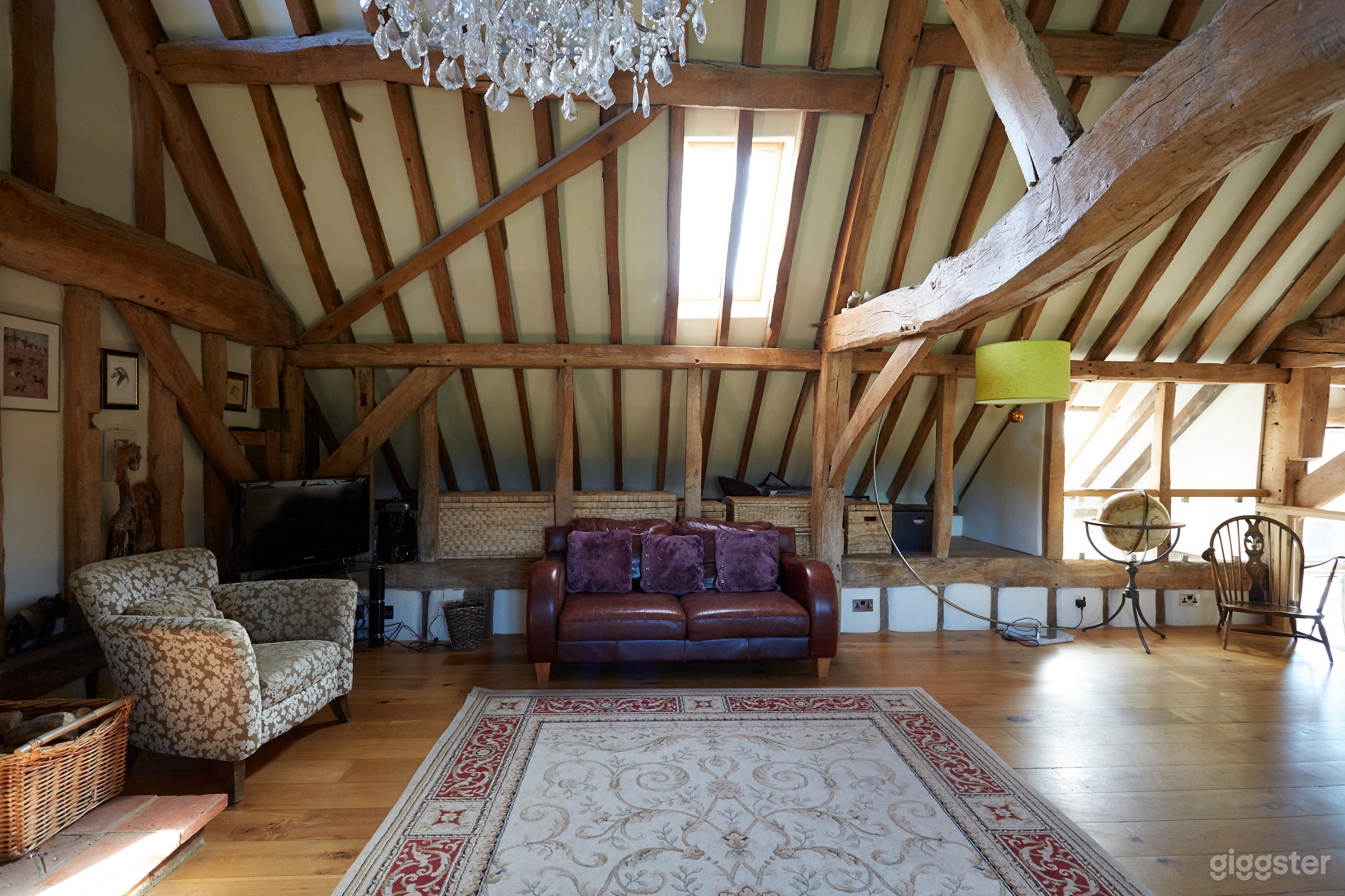 Stunning Beamed Farmhouse and Meadows Photo 4