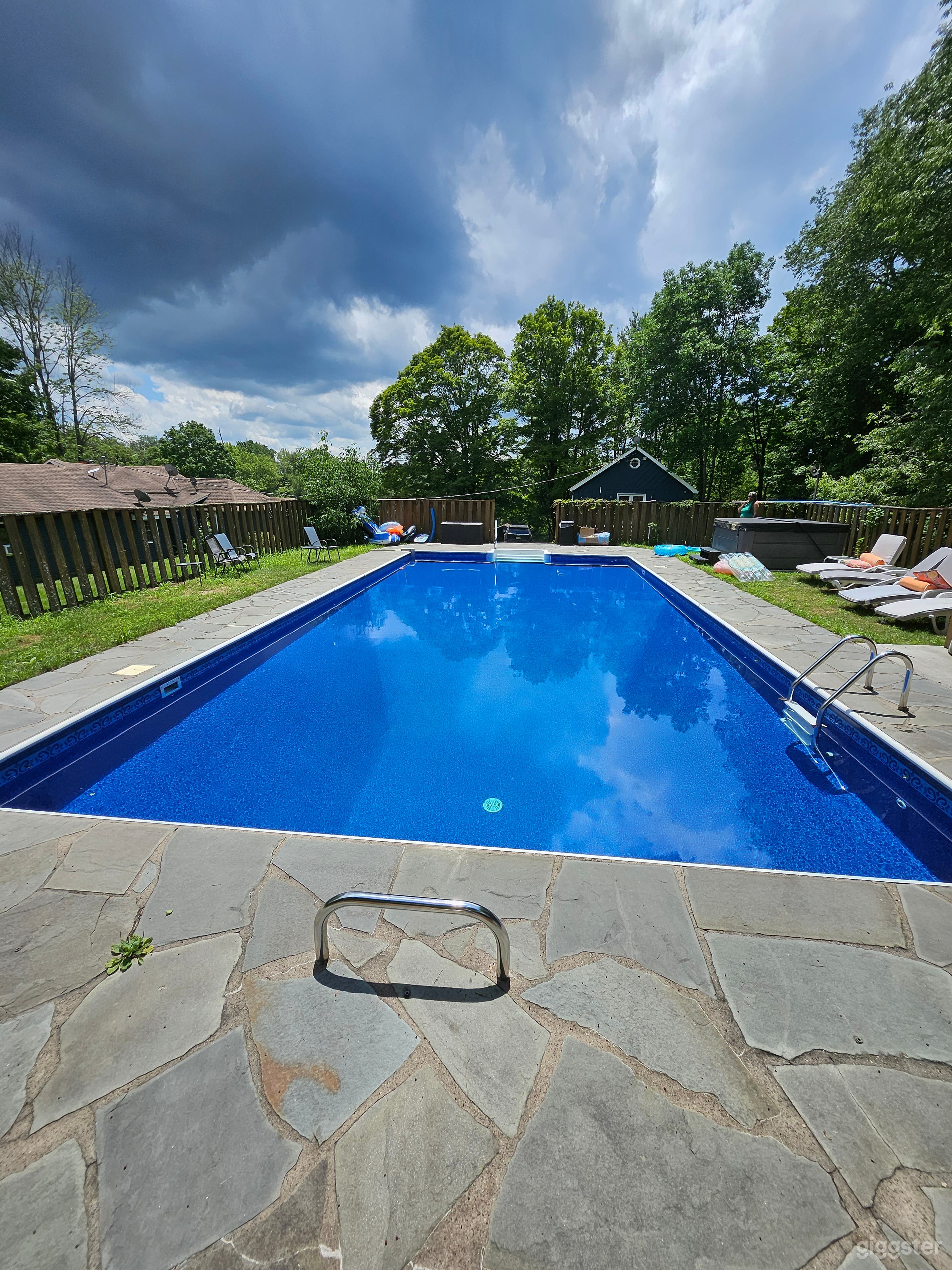 Propiedad de 45 acres en Catskills a 90 min de NYC con piscina y arcade Foto 2