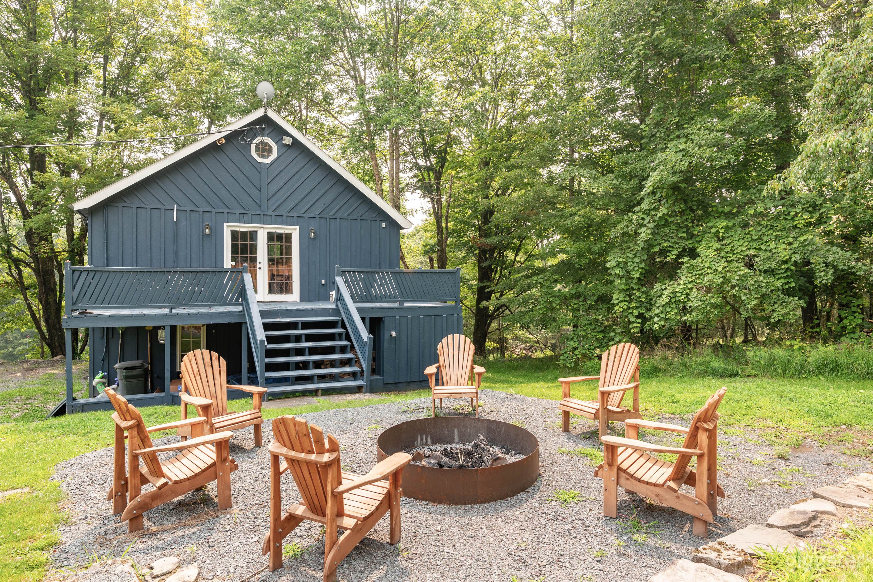 Propiedad de 45 acres en Catskills a 90 min de NYC con piscina y arcade Foto 4