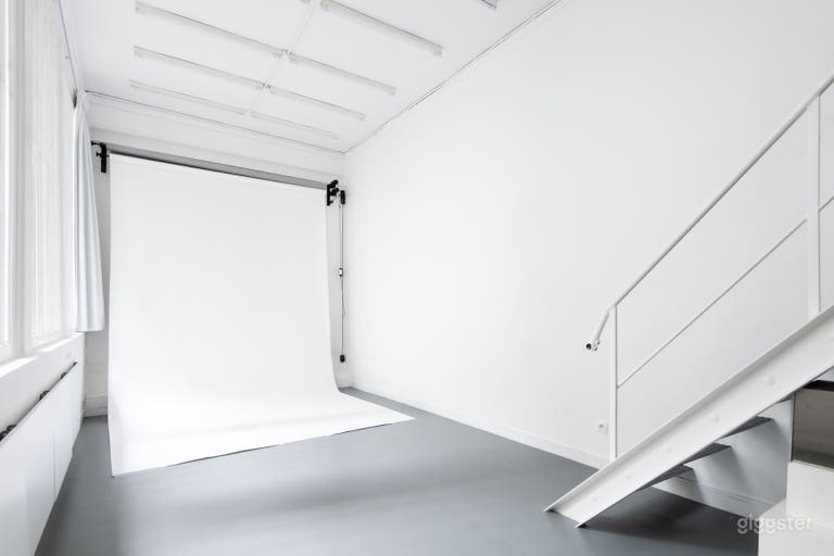  41M2 DAYLIGHT PHOTO STUDIO & CREATIVE SPACE 