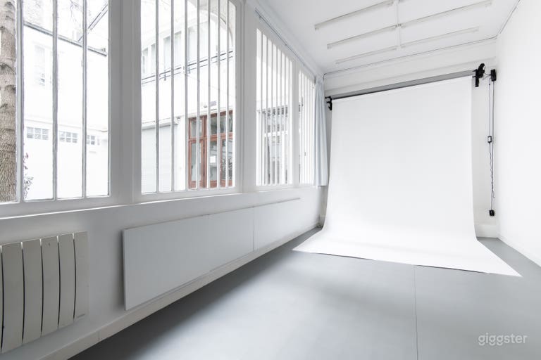  41M2 DAYLIGHT PHOTO STUDIO & CREATIVE SPACE 
