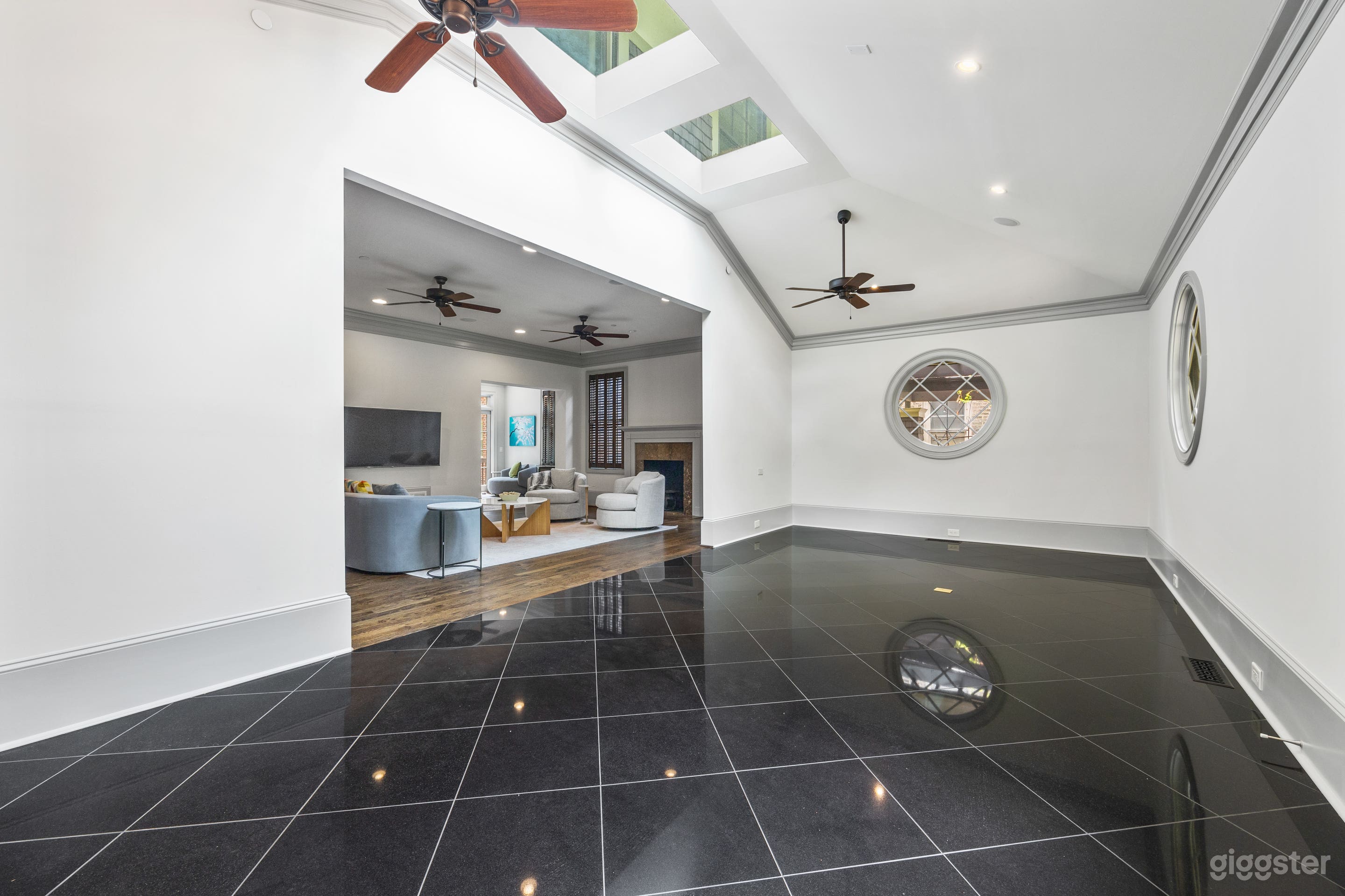 The Willow 1912 Estate Photo 2