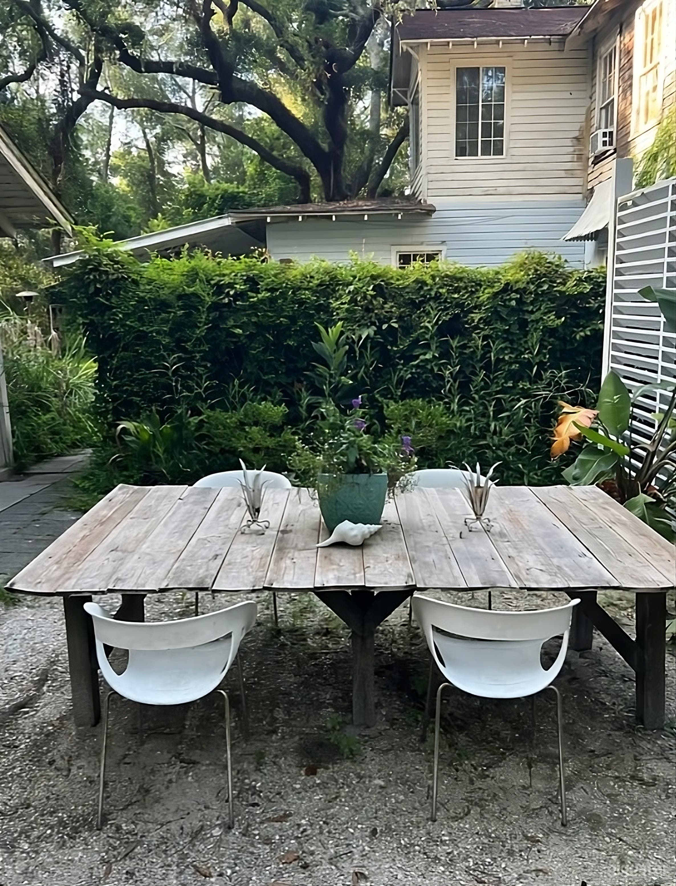 Backyard Haven Under the Oaks Photo 3