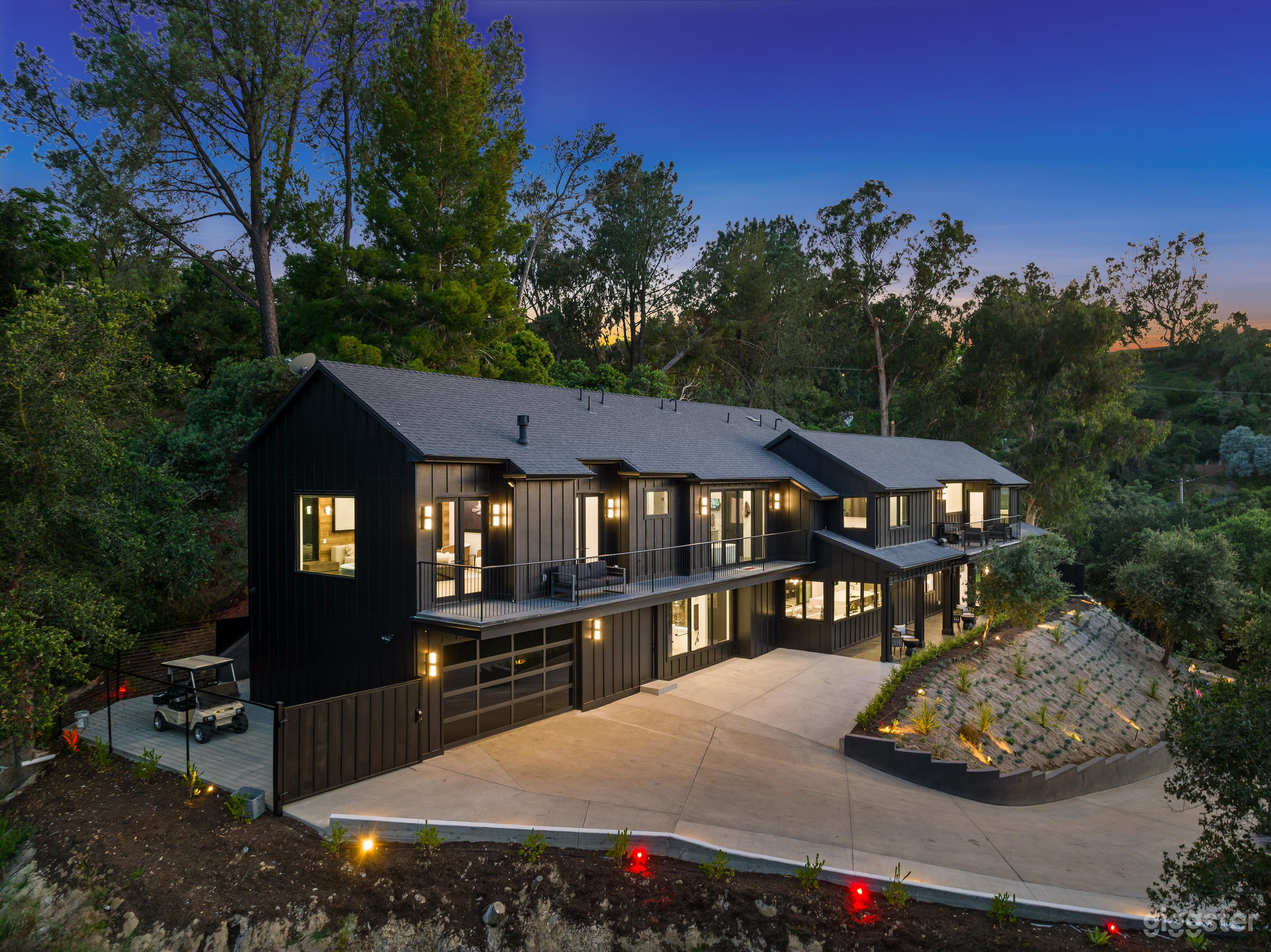 4.5-Acre Hillside Estate w/ 180° Views &amp; Resort Features Photo 4