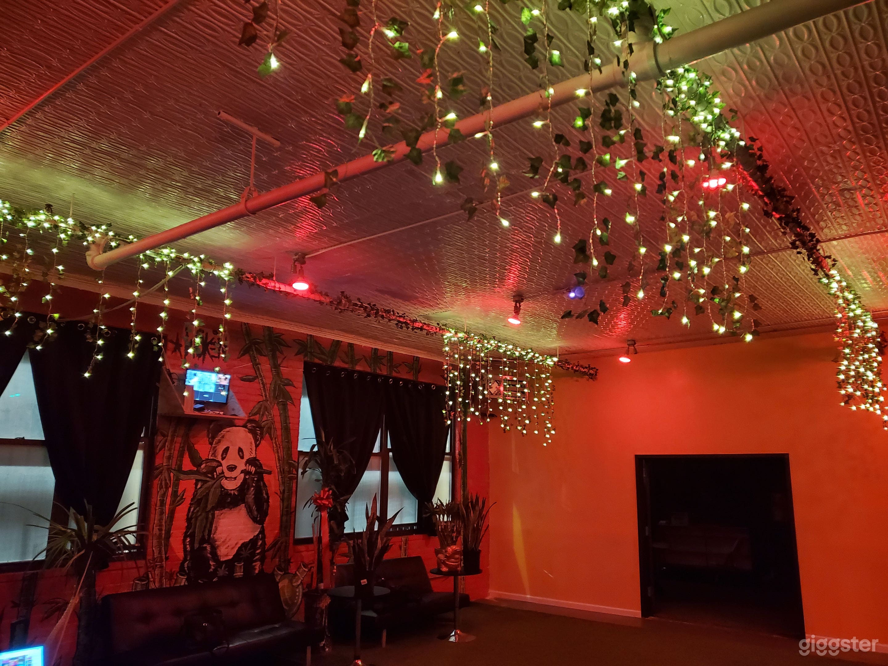 Williamsburg Brooklyn, Cafe &amp; Lounge Event Space Photo 1