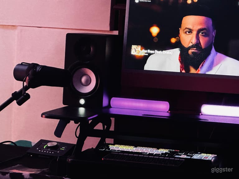  Recording Room comes with assistant audio engineer 