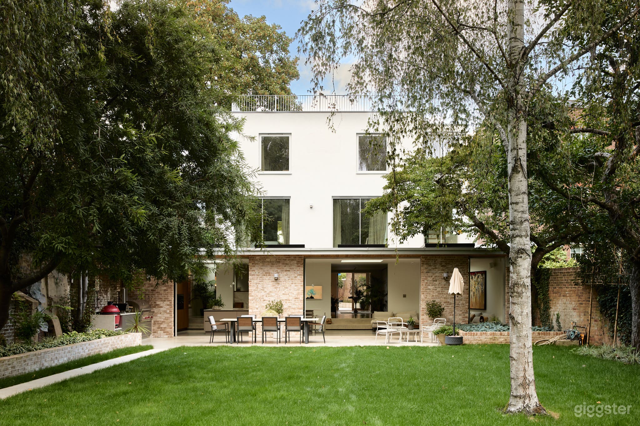 Chiswick Dock With Rooftop and River Views Photo 4