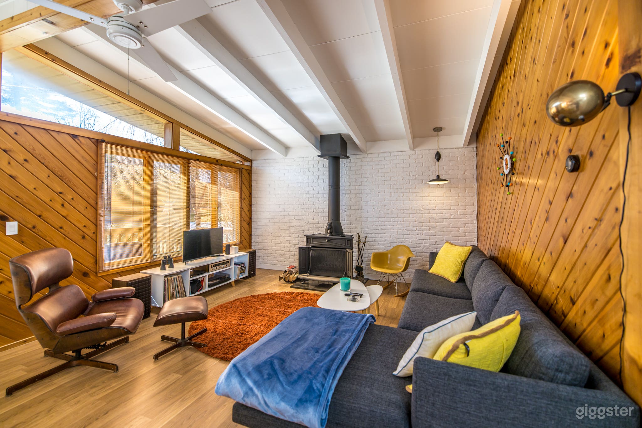 Midcentury Modern Bungalow Photo 1