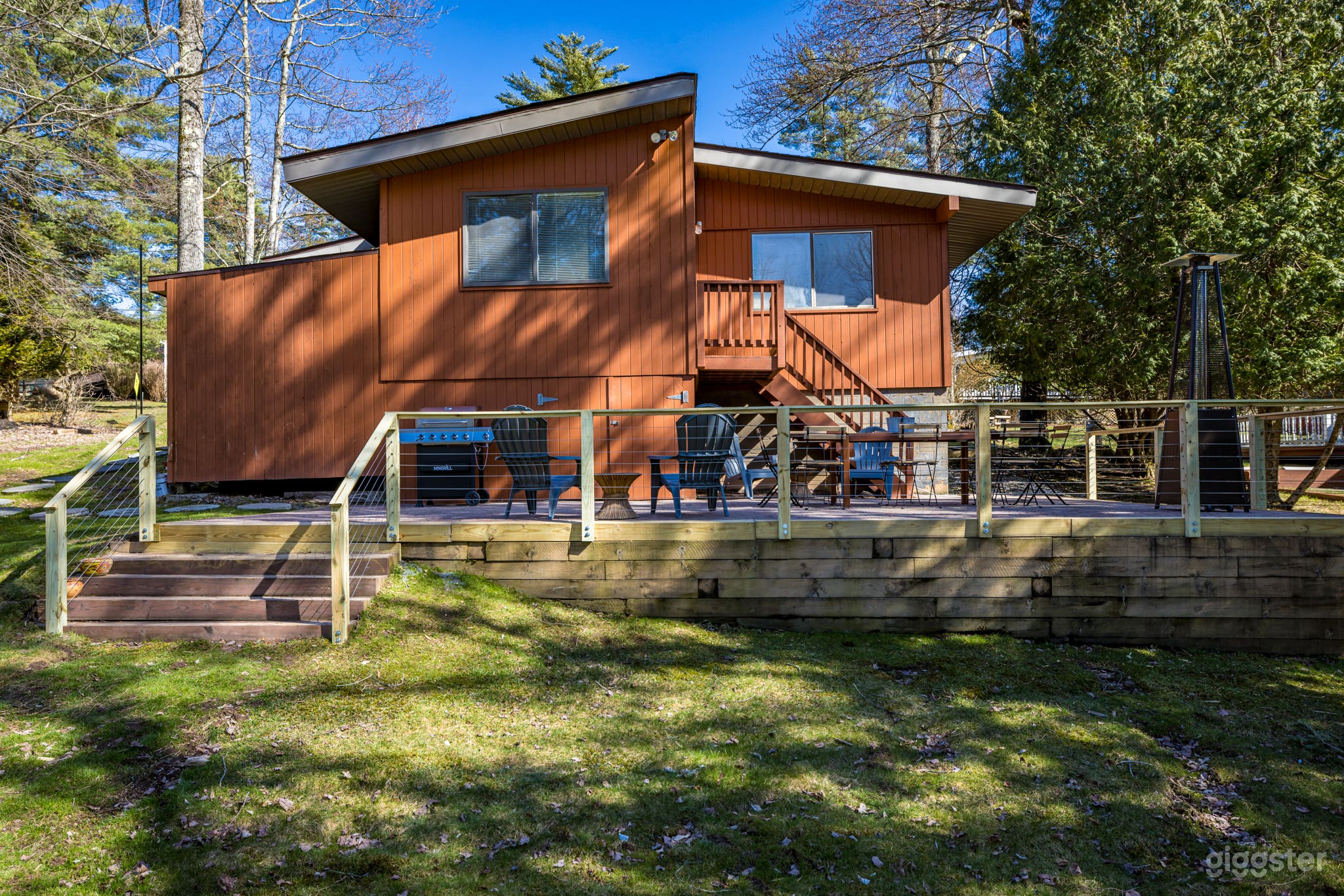 Midcentury Modern Bungalow Photo 4