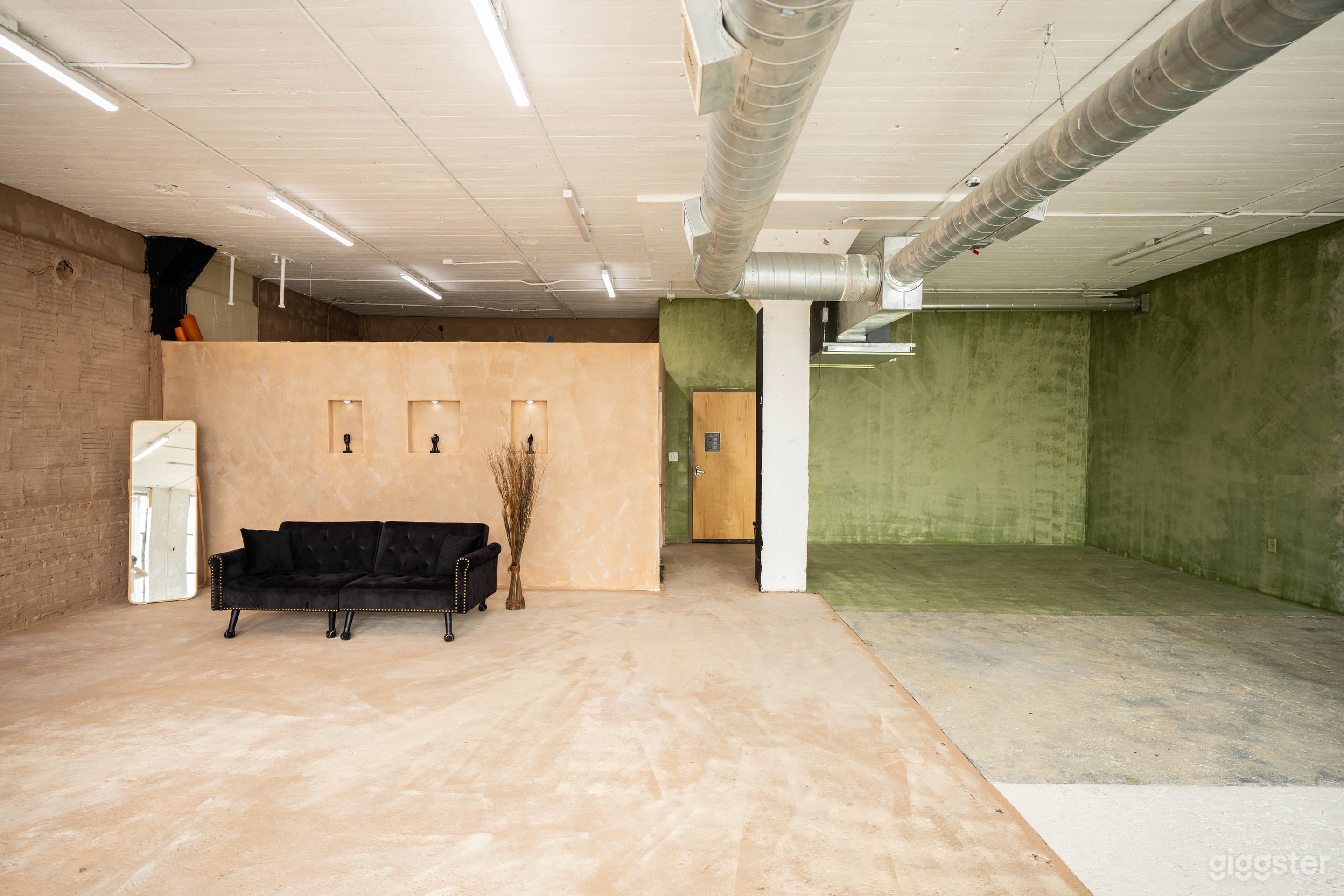 Beautiful Natural Light Photo and Video Studio Photo 4