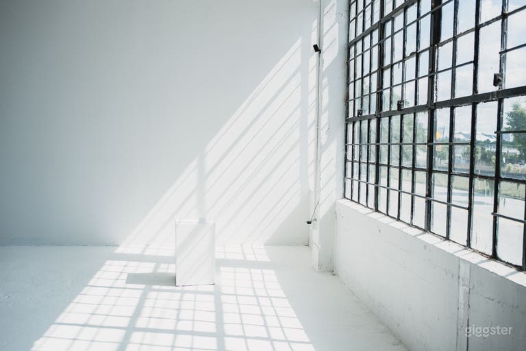  Beautiful Natural Light Photo and Video Studio 