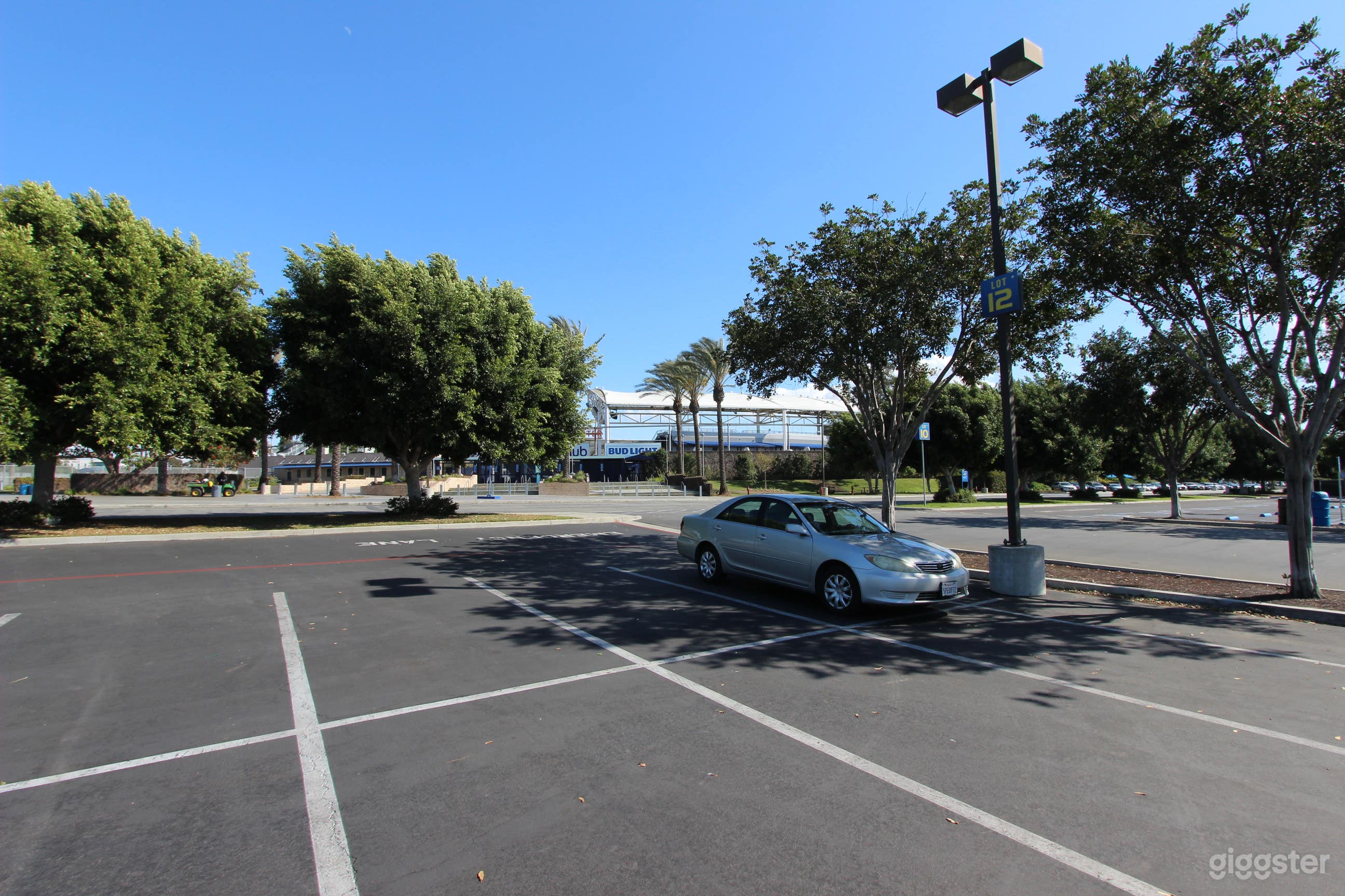 Parking Lot No.85 Photo 1