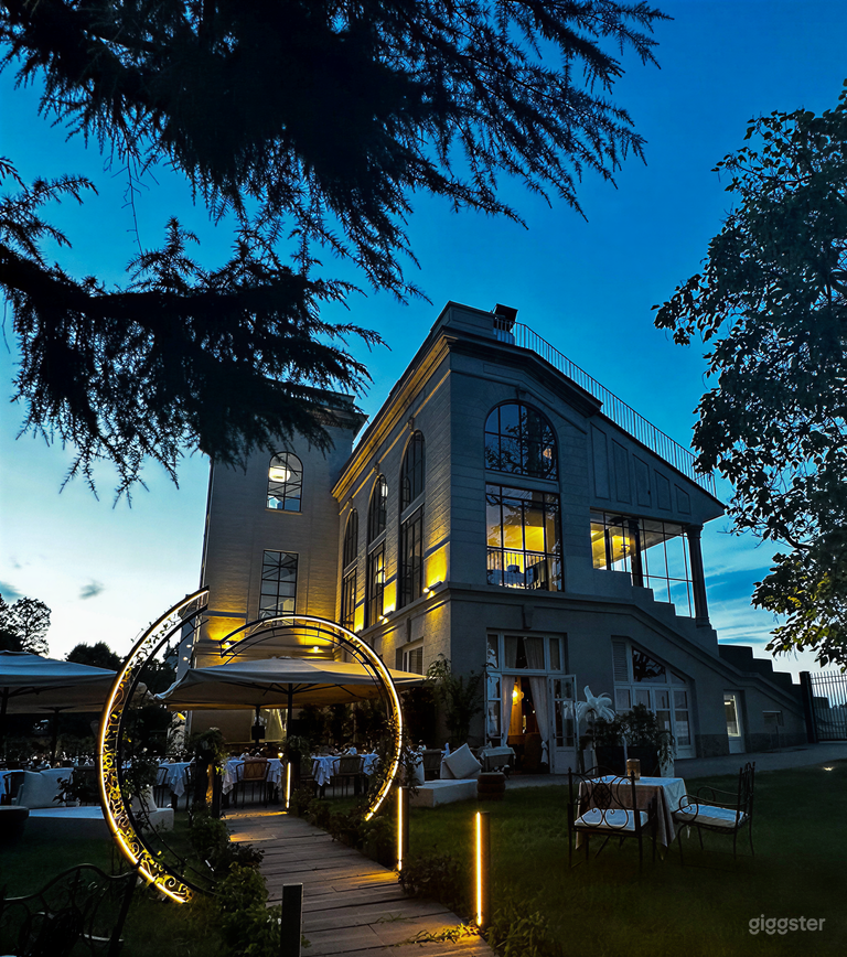  Elegant Garden Club & Location per Eventi con Spazi Esterni Panoramici 