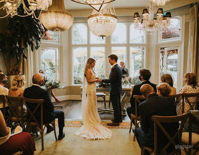 The Chandelier Room with Great Garden View Photo 4