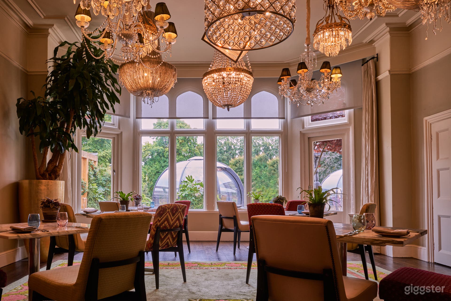 The Chandelier Room with Great Garden View Photo 1