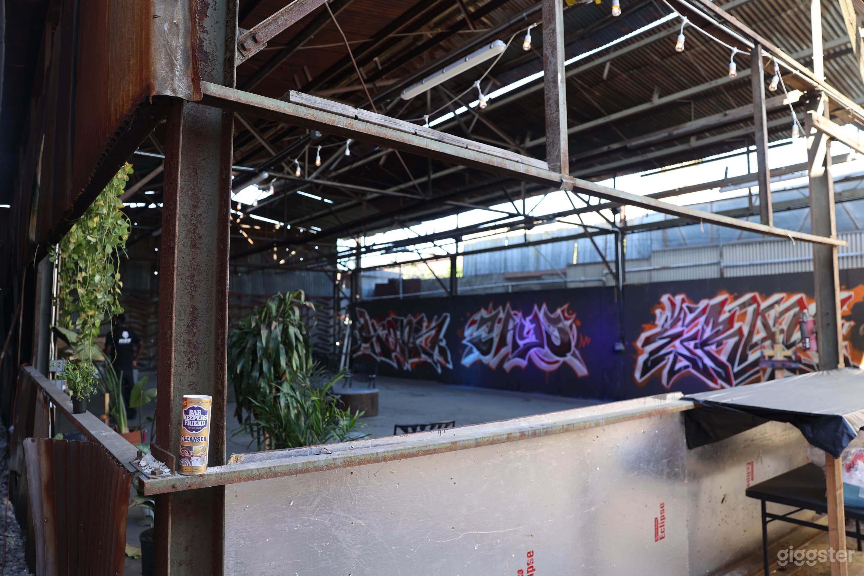 Open Studio Space + Outdoor Graffiti Warehouse Photo 4