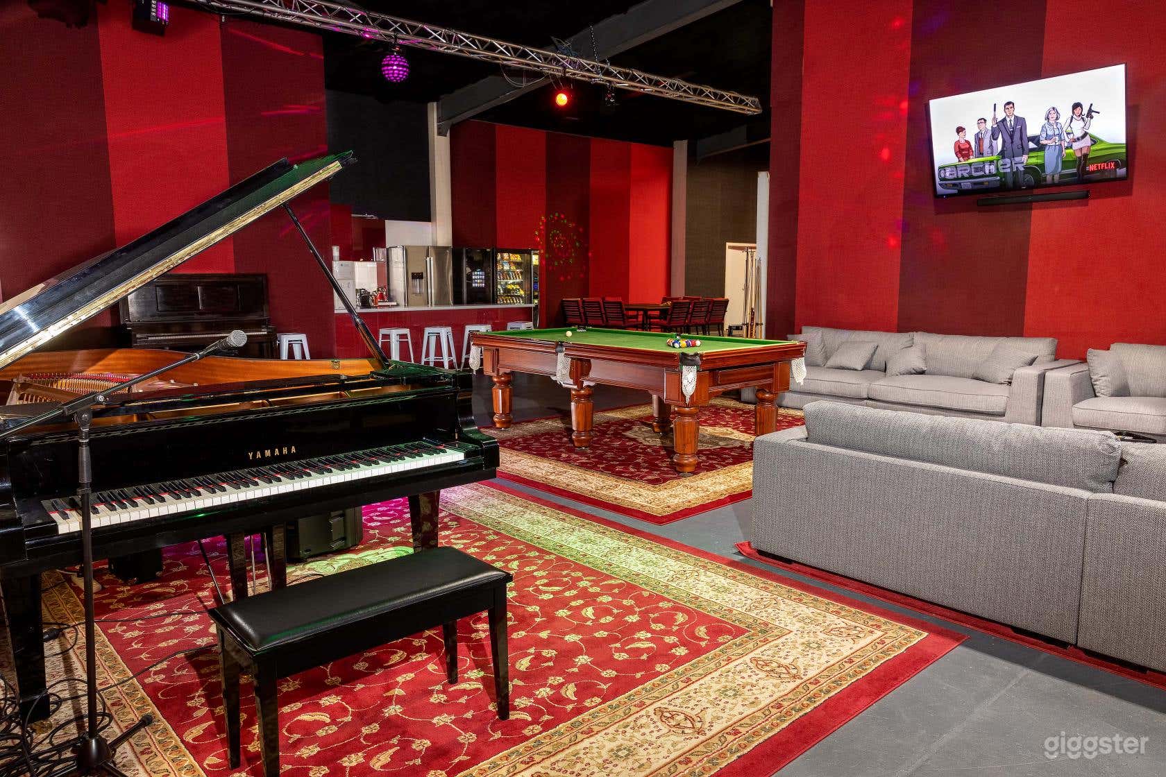 The Studio A and Live Stage Photo 4