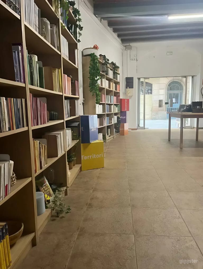 Unabhängige Bibliothek, ein warmer und einladender Raum 