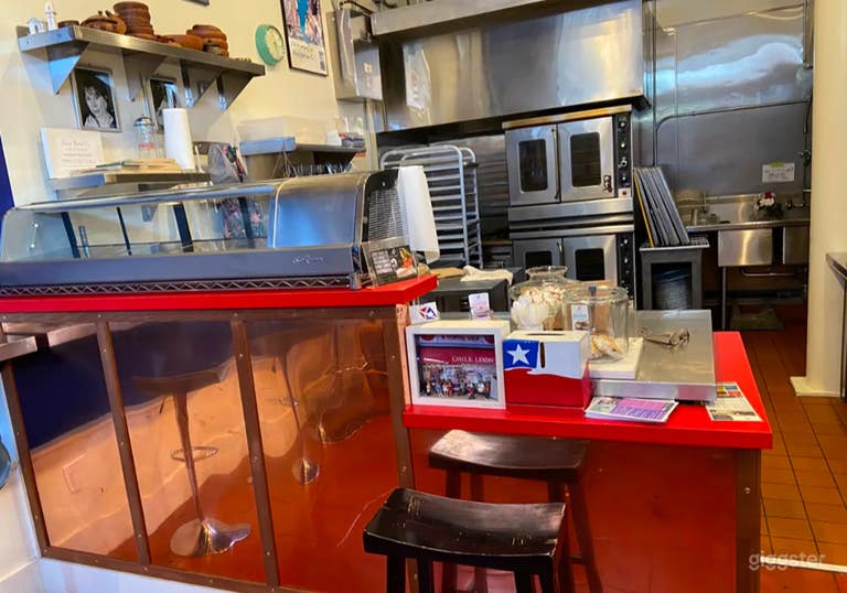  Bar à piano et cuisine du quartier culturel Mission 