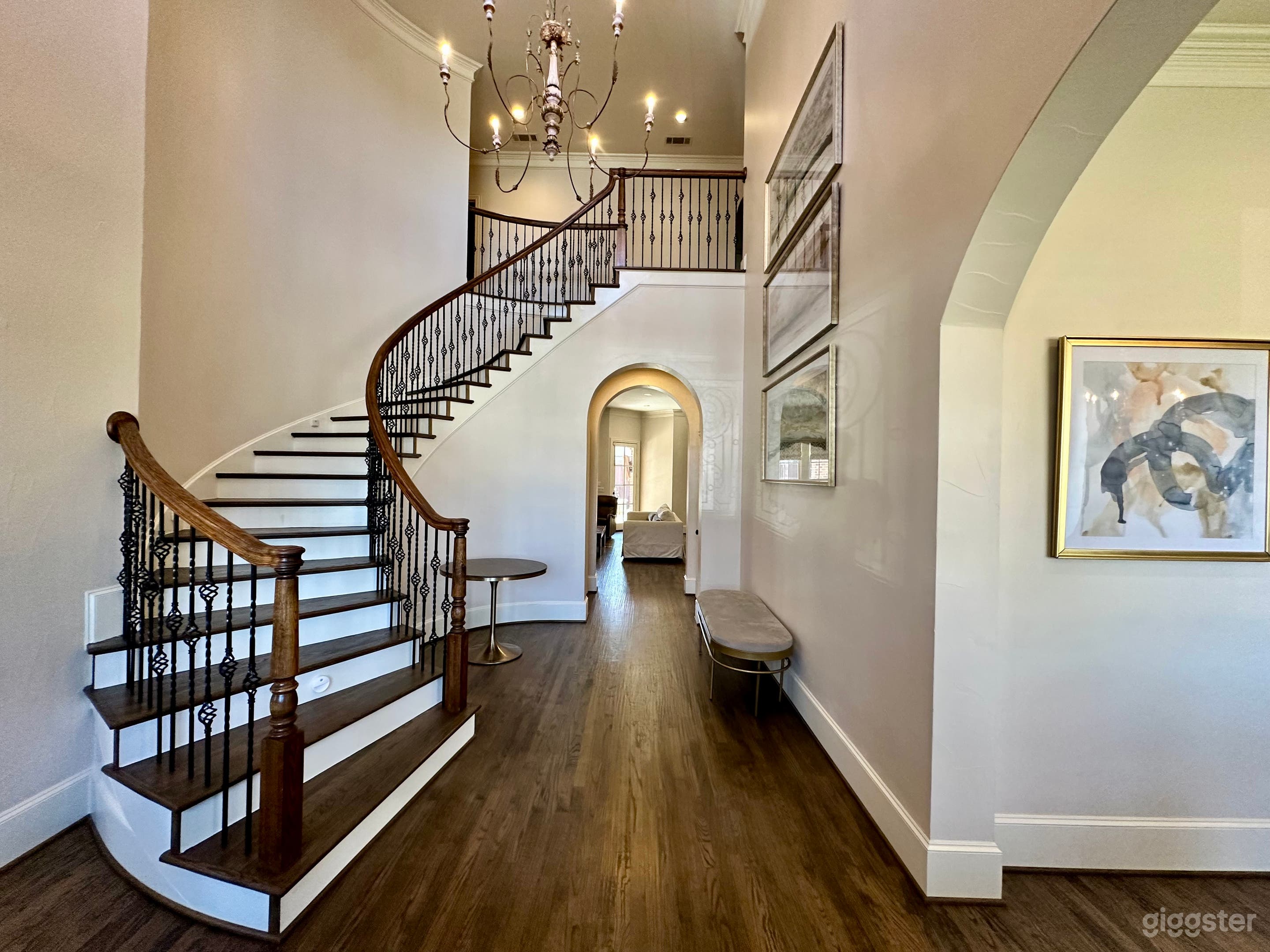 Light-Filled Park Cities Home with a Dream Kitchen Photo 2