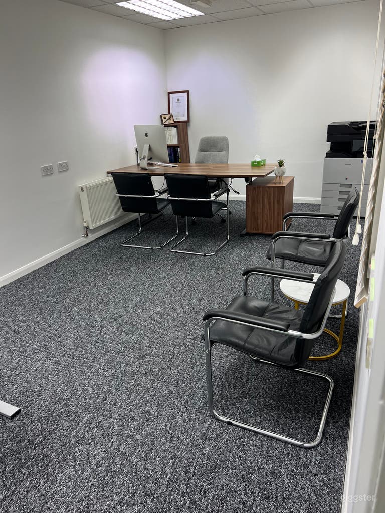  Bright Office for Private Work, Meetings or Podcast 