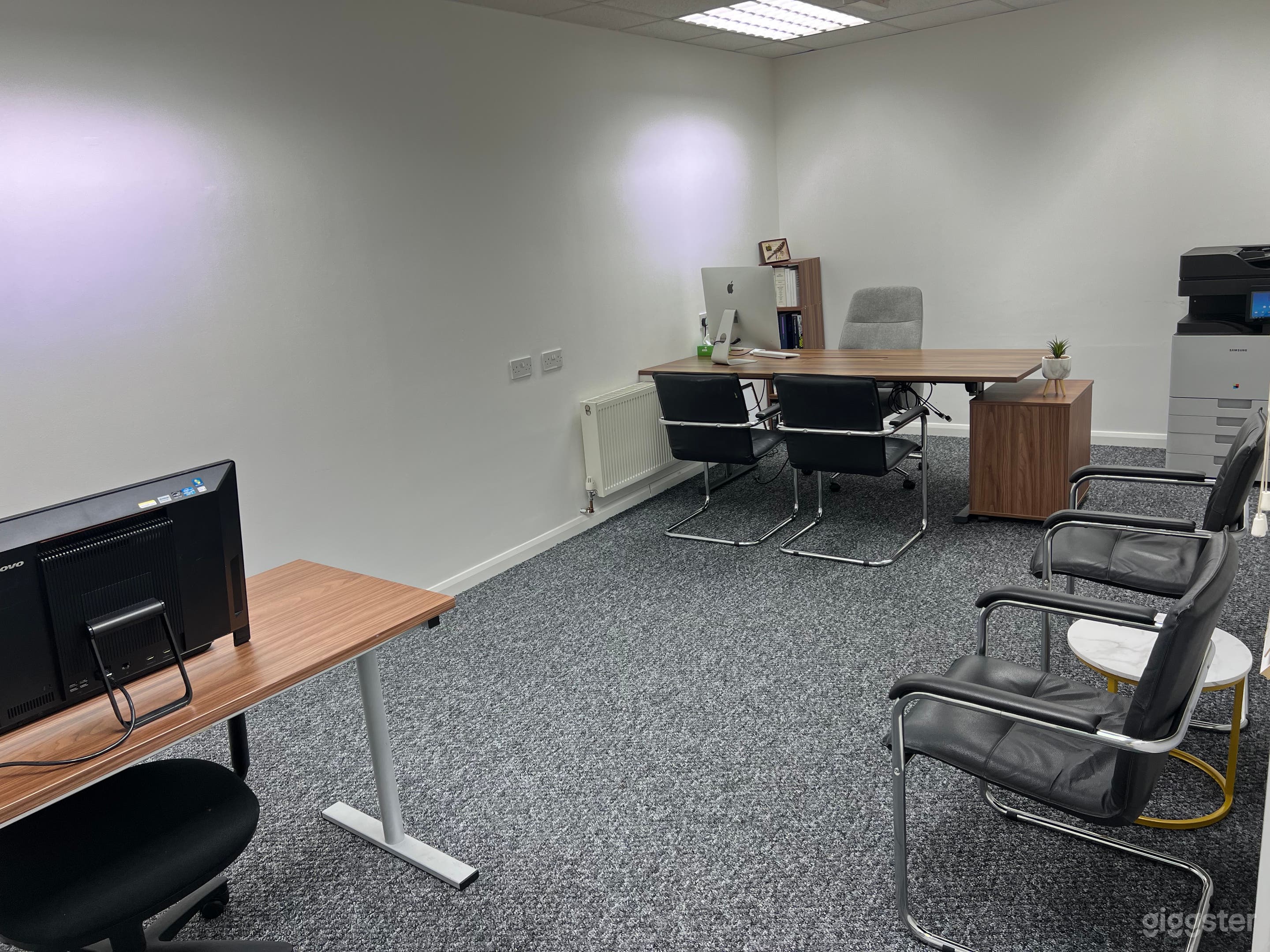 Bright Office for Private Work, Meetings or Podcast Photo 1