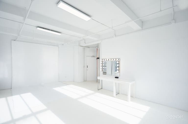  22C  Affordable Manhattan Daylight Free EQ 