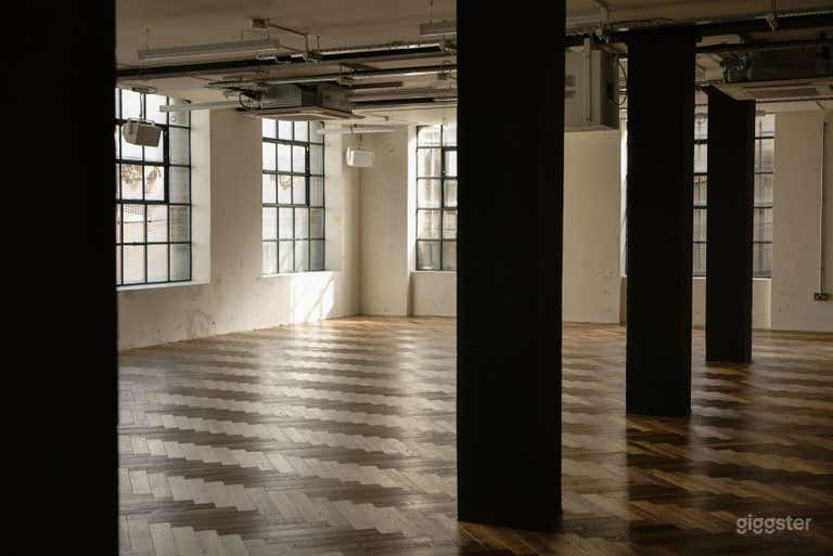  1st floor Studio with Natural light 