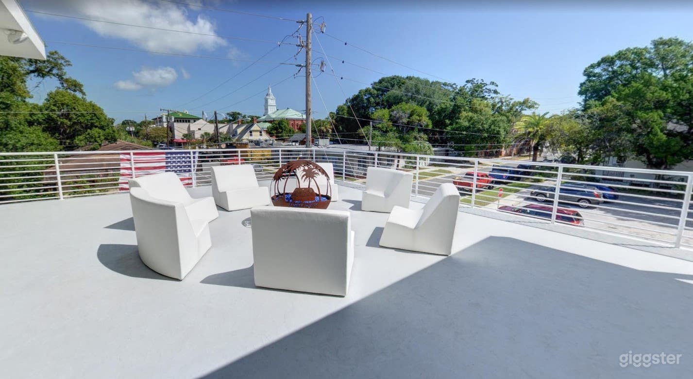 Bright Upstairs Venue in Fernandina Beach Photo 2