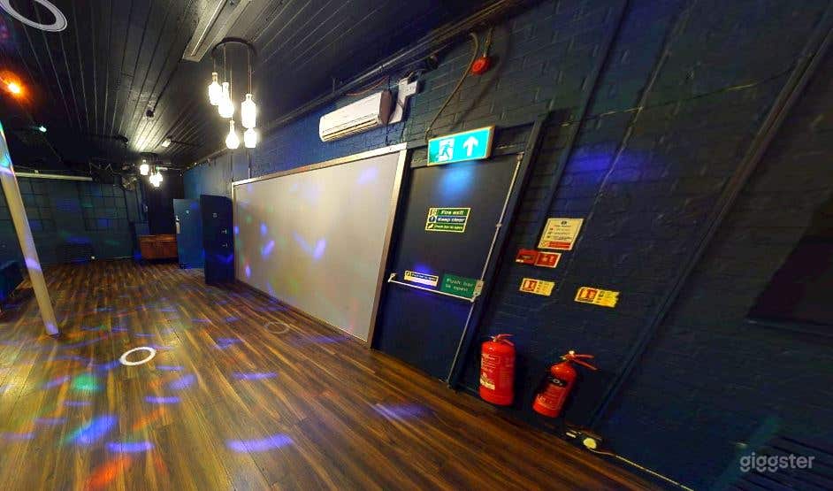 Middle Floor Event Space with Dance Floor  Photo 4