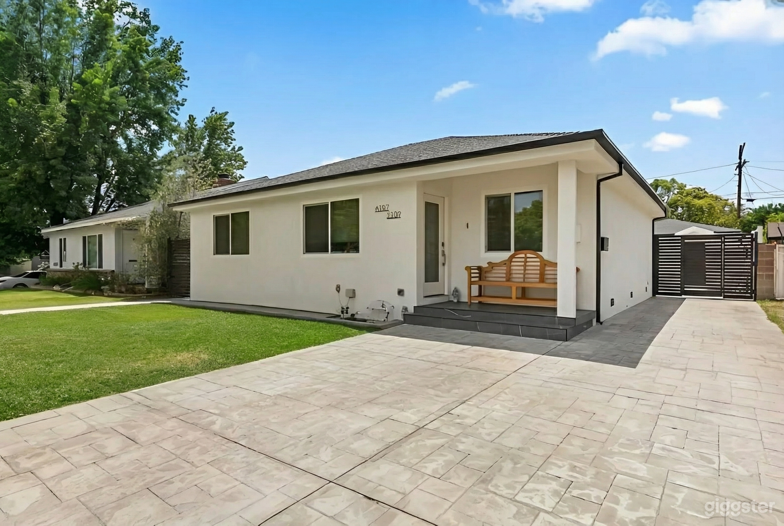 Light-Filled Burbank Home – Ideal for Filming, Photoshoots Photo 4