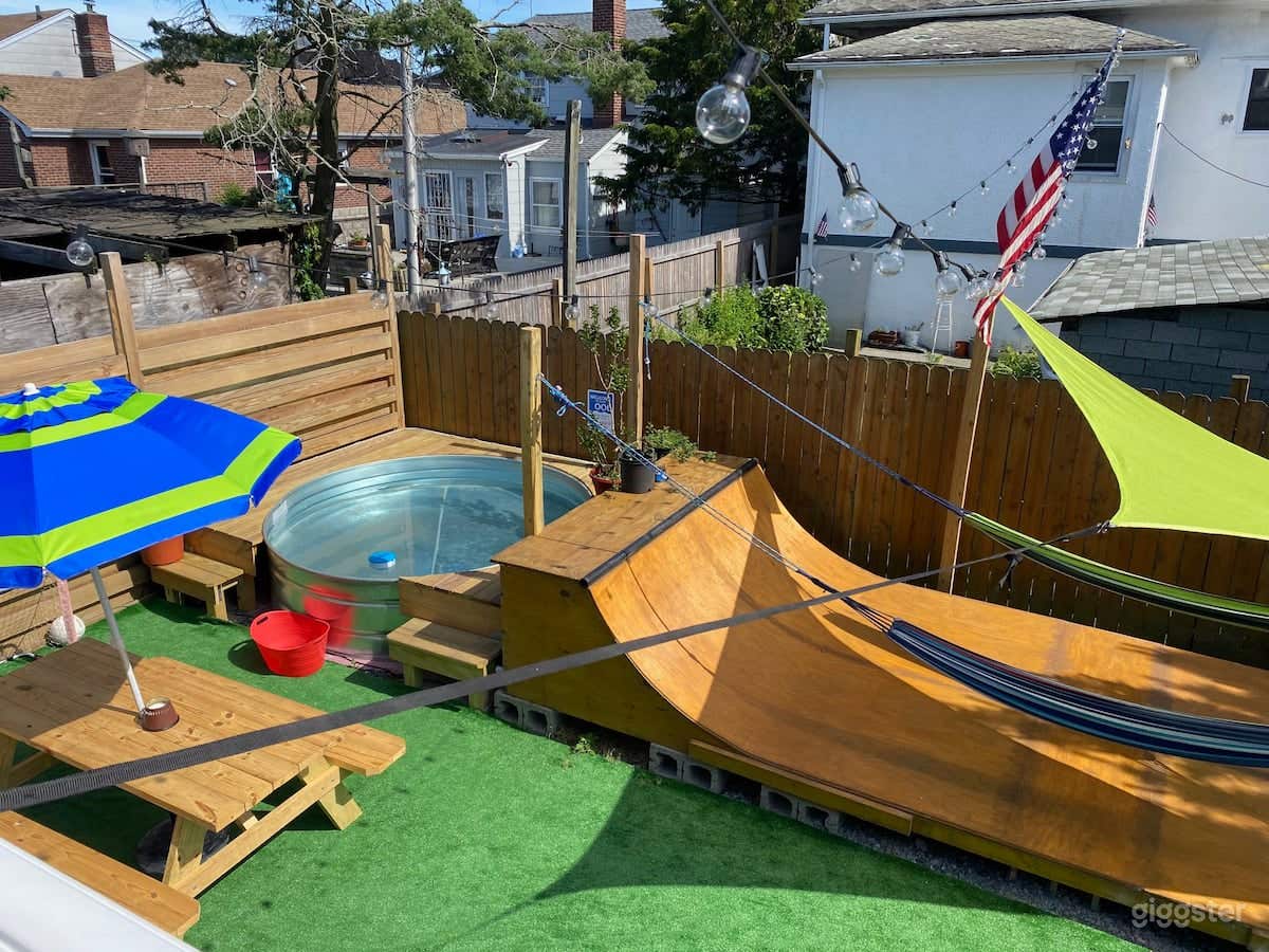 Large Surfer's House Photo 3