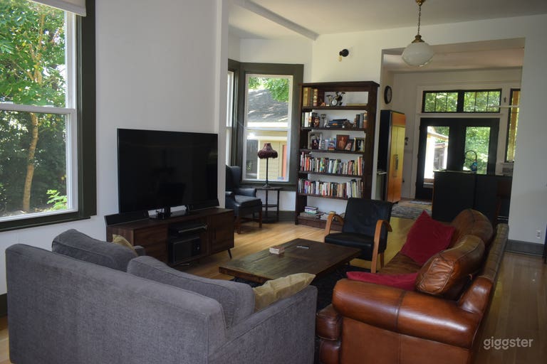  Spectacular Colonial With Tons Of Open Space 