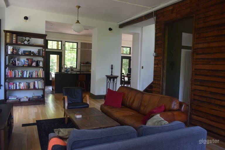  Spectacular Colonial With Tons Of Open Space 