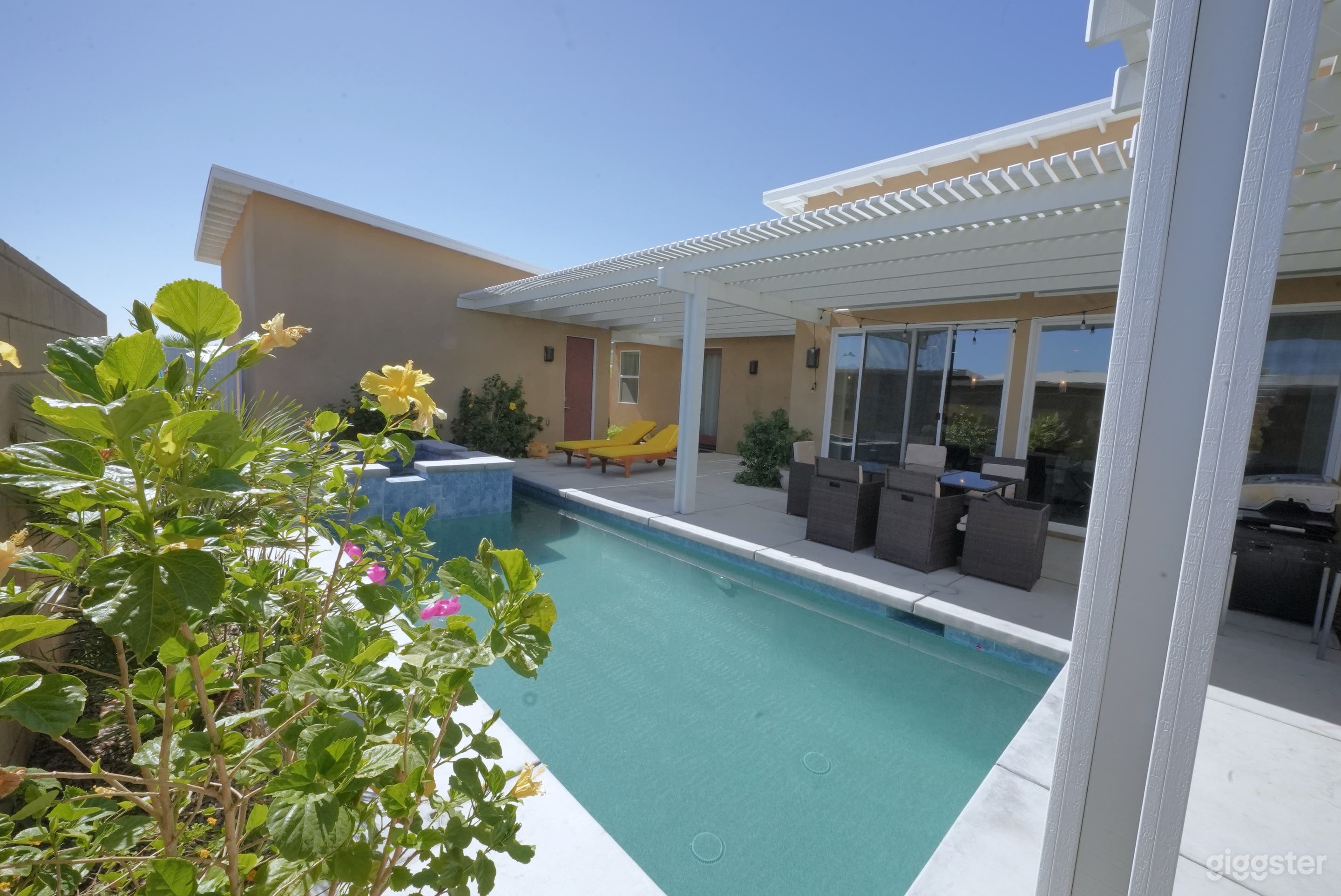 Oasis in Desert Hot Springs  Photo 2