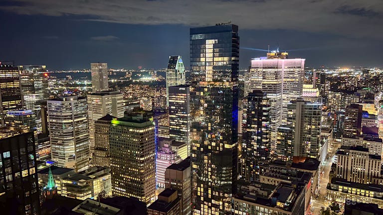  Spectacular 57th-Floor Penthouse with Panaromic City Views 