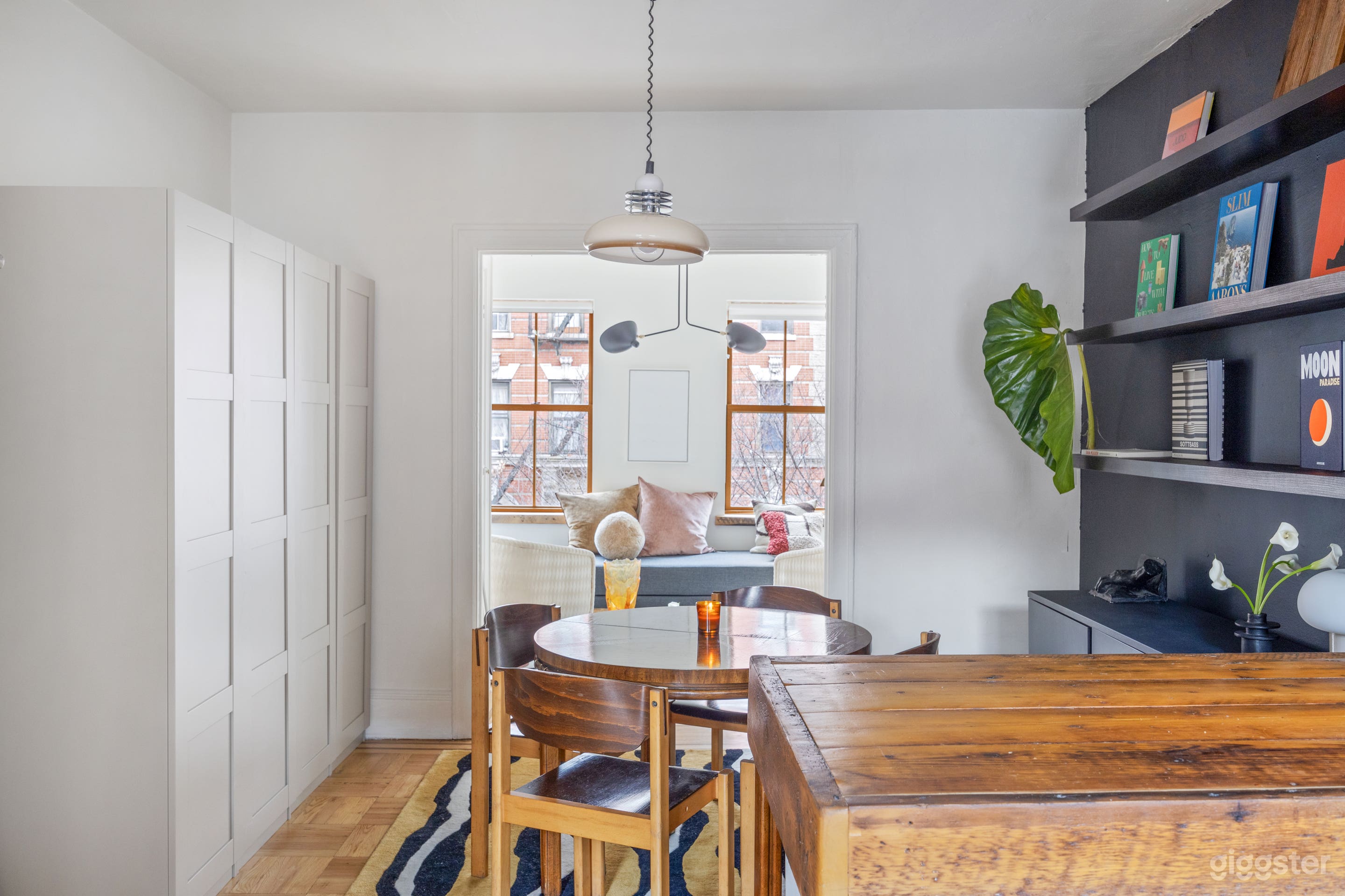 Charming Apartment: The Space for Creative Product Photo 4